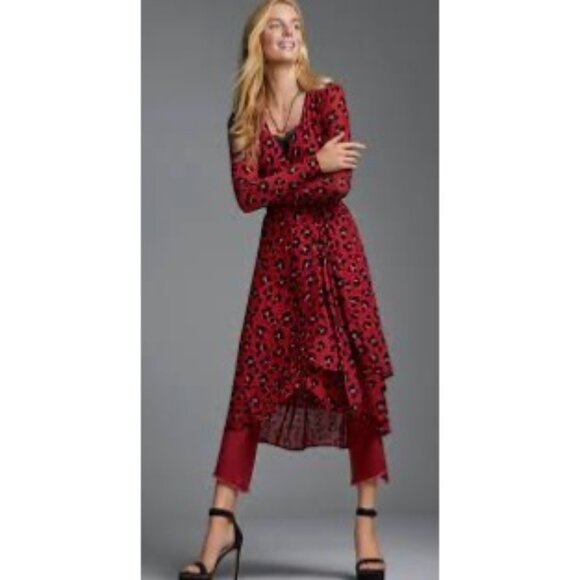 💰BOGO💰New CAbi Red Leopard Print Siren Wrap Dress sz M - Picture 4 of 11